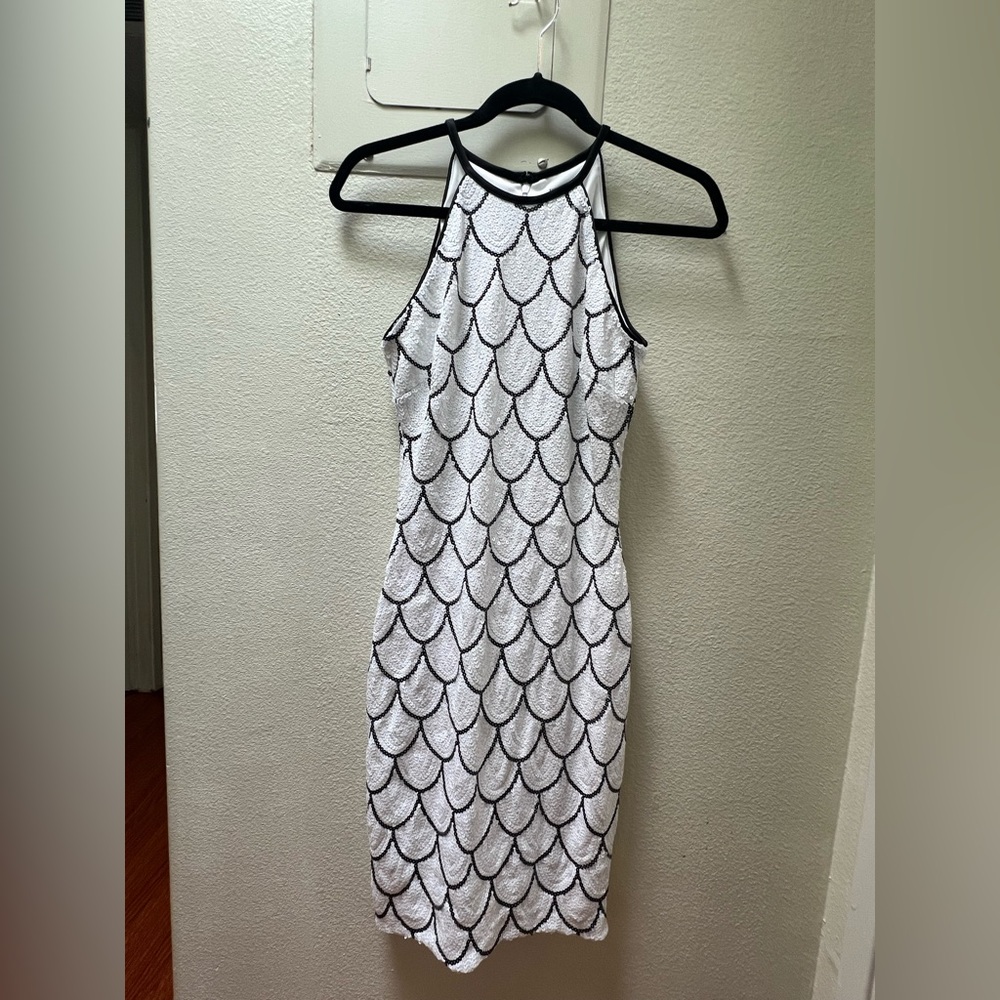 Women’s Cache NWT White Black Sequined Pencil Dress Size 2